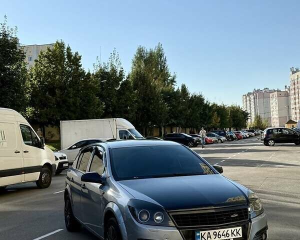 Серый Опель Астра, объемом двигателя 1.6 л и пробегом 340 тыс. км за 3850 $, фото 1 на Automoto.ua