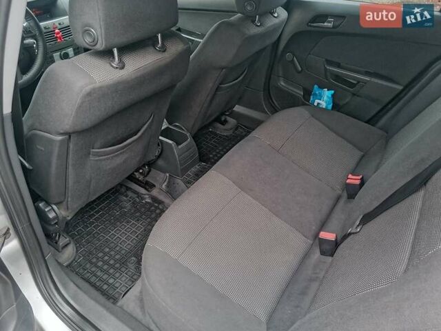 Сірий Опель Астра, об'ємом двигуна 1.4 л та пробігом 285 тис. км за 3800 $, фото 4 на Automoto.ua