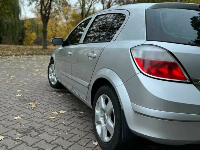 Серый Опель Астра, объемом двигателя 1.6 л и пробегом 248 тыс. км за 4600 $, фото 6 на Automoto.ua