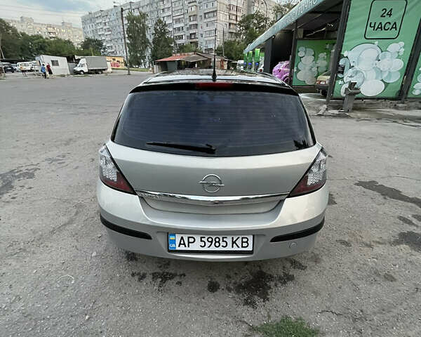 Серый Опель Астра, объемом двигателя 1.4 л и пробегом 332 тыс. км за 3850 $, фото 6 на Automoto.ua