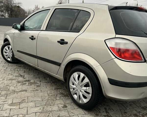 Сірий Опель Астра, об'ємом двигуна 1.4 л та пробігом 371 тис. км за 3088 $, фото 1 на Automoto.ua