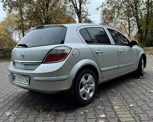 Серый Опель Астра, объемом двигателя 1.6 л и пробегом 248 тыс. км за 4400 $, фото 4 на Automoto.ua