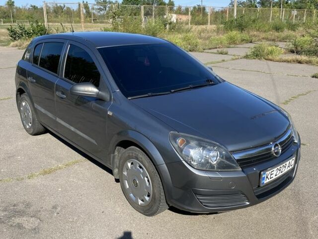 Серый Опель Астра, объемом двигателя 1.4 л и пробегом 280 тыс. км за 5200 $, фото 1 на Automoto.ua