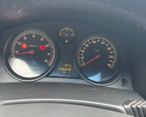 Серый Опель Астра, объемом двигателя 1.6 л и пробегом 140 тыс. км за 3899 $, фото 13 на Automoto.ua