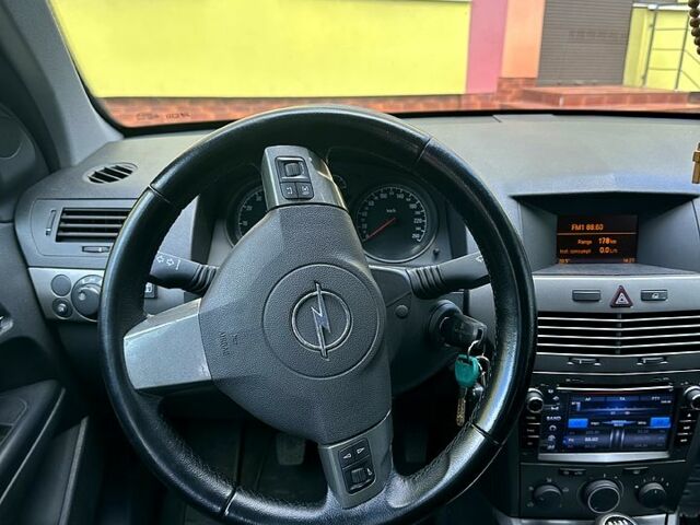 Сірий Опель Астра, об'ємом двигуна 1.4 л та пробігом 253 тис. км за 4200 $, фото 6 на Automoto.ua