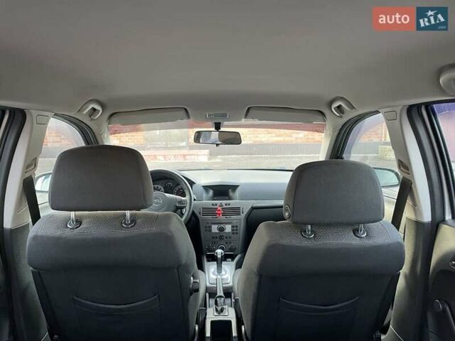 Серый Опель Астра, объемом двигателя 1.4 л и пробегом 220 тыс. км за 3450 $, фото 11 на Automoto.ua