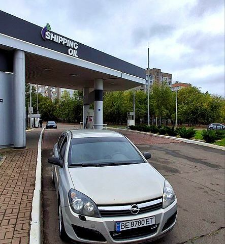 Серый Опель Астра, объемом двигателя 1.4 л и пробегом 220 тыс. км за 4000 $, фото 2 на Automoto.ua