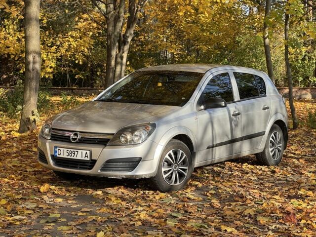 Опель Астра 2006 в Нетешине на Automoto.ua Серый Опель Астра, объемом двигателя 1.6 л и пробегом 140 тыс. км за 3799 $, фото 1 на Automoto.ua