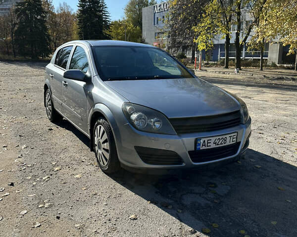 Опель Астра 2006 в Запорожье на Automoto.ua Серый Опель Астра, объемом двигателя 1.69 л и пробегом 271 тыс. км за 3750 $, фото 2 на Automoto.ua
