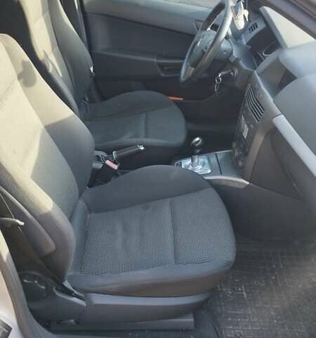 Опель Астра 2006 в Киеве на Automoto.ua Серый Опель Астра, объемом двигателя 1.6 л и пробегом 280 тыс. км за 4200 $, фото 29 на Automoto.ua