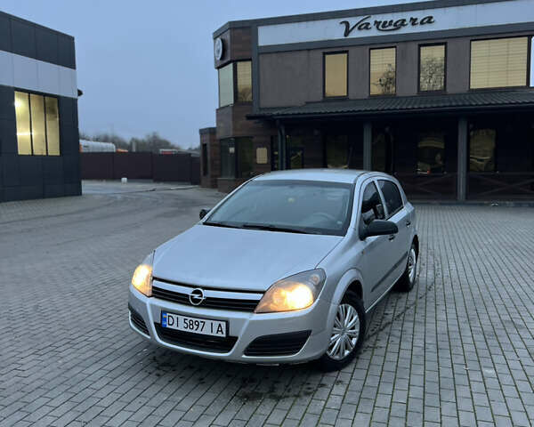 Серый Опель Астра, объемом двигателя 1.6 л и пробегом 140 тыс. км за 3450 $, фото 16 на Automoto.ua
