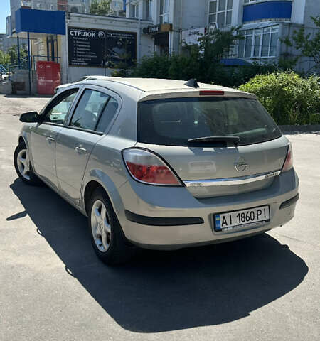 Серый Опель Астра, объемом двигателя 1.6 л и пробегом 296 тыс. км за 3850 $, фото 3 на Automoto.ua