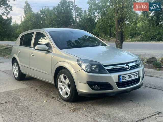 Серый Опель Астра, объемом двигателя 1.6 л и пробегом 249 тыс. км за 4500 $, фото 1 на Automoto.ua