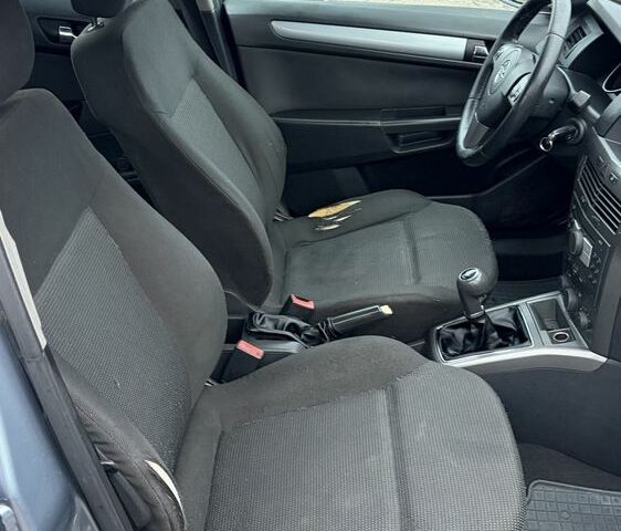 Сірий Опель Астра, об'ємом двигуна 1.7 л та пробігом 300 тис. км за 2850 $, фото 15 на Automoto.ua