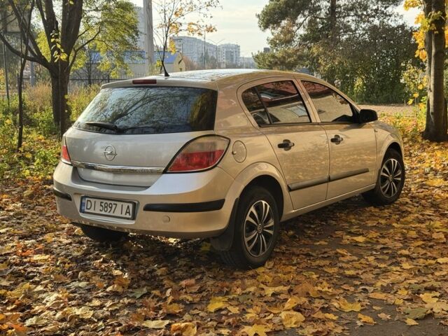 Опель Астра 2006 в Нетешине на Automoto.ua Серый Опель Астра, объемом двигателя 1.6 л и пробегом 140 тыс. км за 3799 $, фото 2 на Automoto.ua