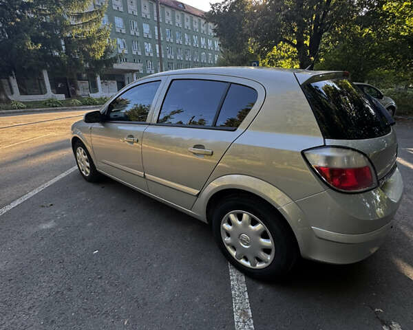 Серый Опель Астра, объемом двигателя 1.36 л и пробегом 211 тыс. км за 4200 $, фото 7 на Automoto.ua