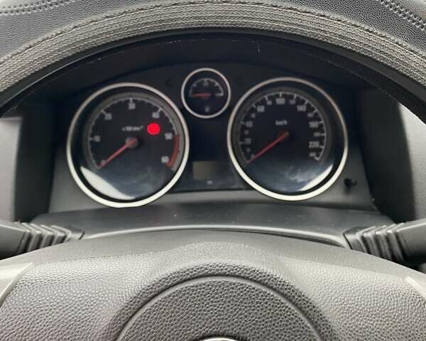 Сірий Опель Астра, об'ємом двигуна 1.7 л та пробігом 222 тис. км за 3600 $, фото 24 на Automoto.ua