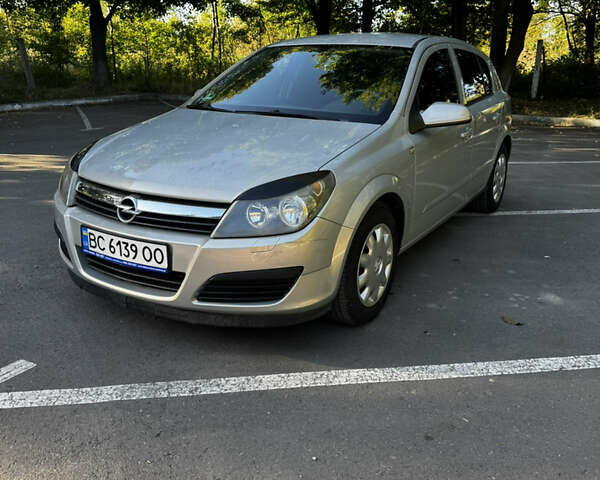 Серый Опель Астра, объемом двигателя 1.36 л и пробегом 211 тыс. км за 4200 $, фото 2 на Automoto.ua