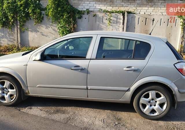 Опель Астра 2006 в Киеве на Automoto.ua Серый Опель Астра, объемом двигателя 1.6 л и пробегом 280 тыс. км за 4200 $, фото 6 на Automoto.ua