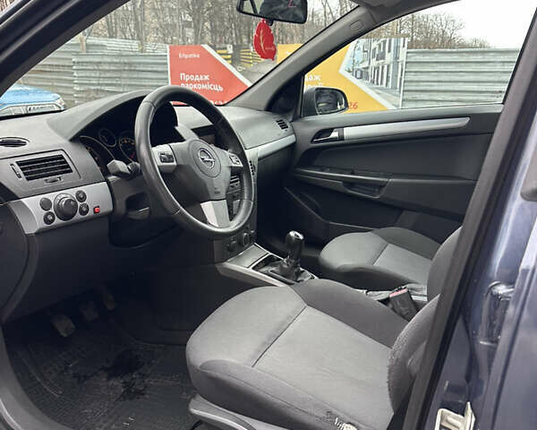 Серый Опель Астра, объемом двигателя 1.2 л и пробегом 274 тыс. км за 3399 $, фото 16 на Automoto.ua