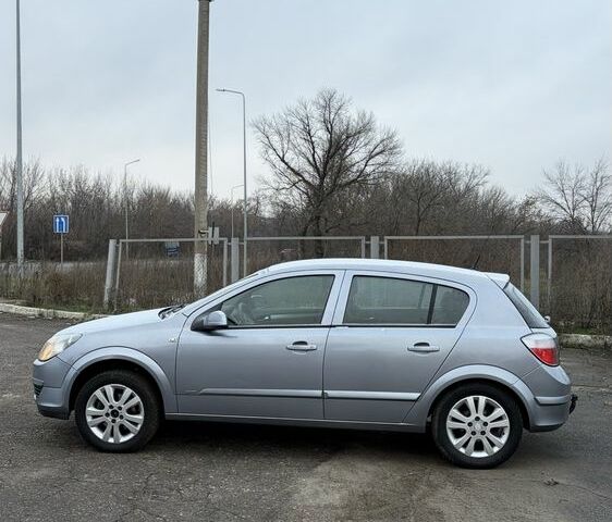 Сірий Опель Астра, об'ємом двигуна 1.7 л та пробігом 300 тис. км за 2850 $, фото 6 на Automoto.ua