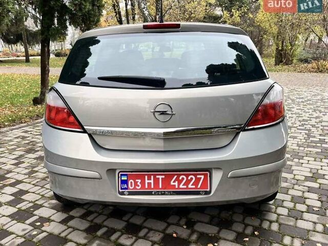 Серый Опель Астра, объемом двигателя 1.6 л и пробегом 160 тыс. км за 4999 $, фото 25 на Automoto.ua