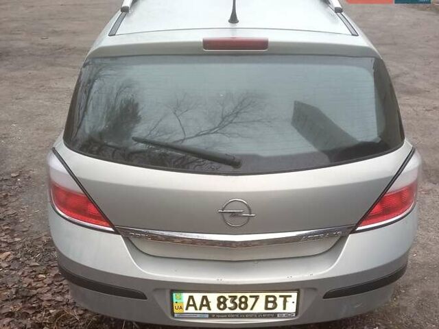 Серый Опель Астра, объемом двигателя 1.6 л и пробегом 330 тыс. км за 4800 $, фото 9 на Automoto.ua