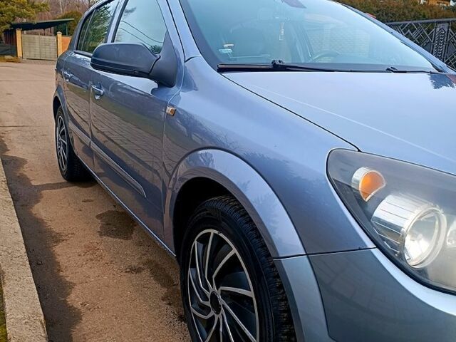 Сірий Опель Астра, об'ємом двигуна 1.9 л та пробігом 290 тис. км за 5500 $, фото 2 на Automoto.ua