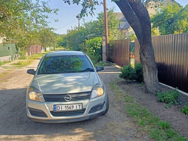 Серый Опель Астра, объемом двигателя 1.4 л и пробегом 250 тыс. км за 3600 $, фото 3 на Automoto.ua