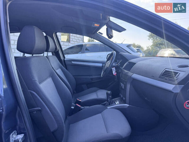 Серый Опель Астра, объемом двигателя 1.6 л и пробегом 220 тыс. км за 5350 $, фото 53 на Automoto.ua