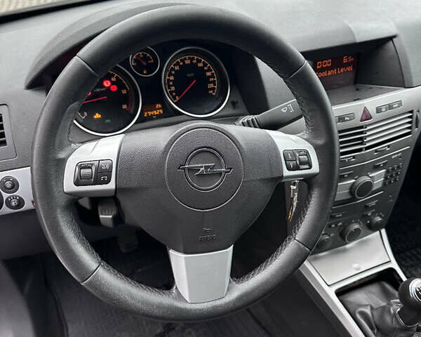 Серый Опель Астра, объемом двигателя 1.2 л и пробегом 274 тыс. км за 3399 $, фото 15 на Automoto.ua