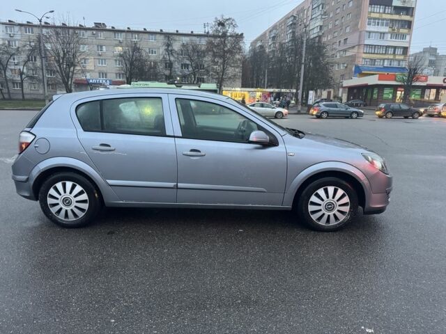 Серый Опель Астра, объемом двигателя 1.7 л и пробегом 327 тыс. км за 2450 $, фото 2 на Automoto.ua