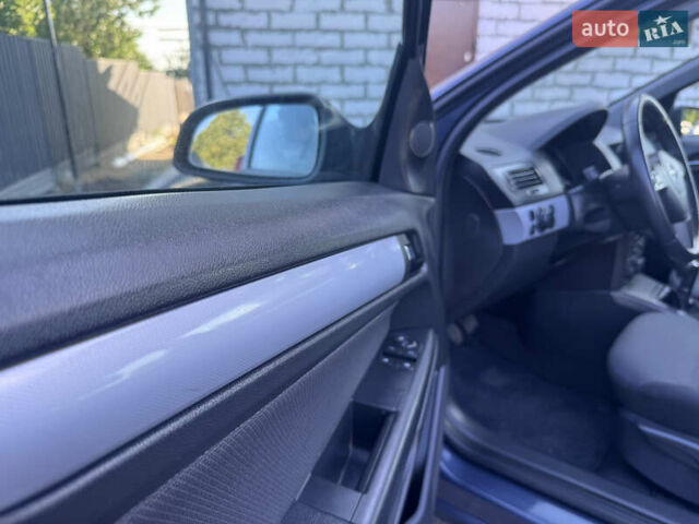 Серый Опель Астра, объемом двигателя 1.6 л и пробегом 220 тыс. км за 5350 $, фото 37 на Automoto.ua