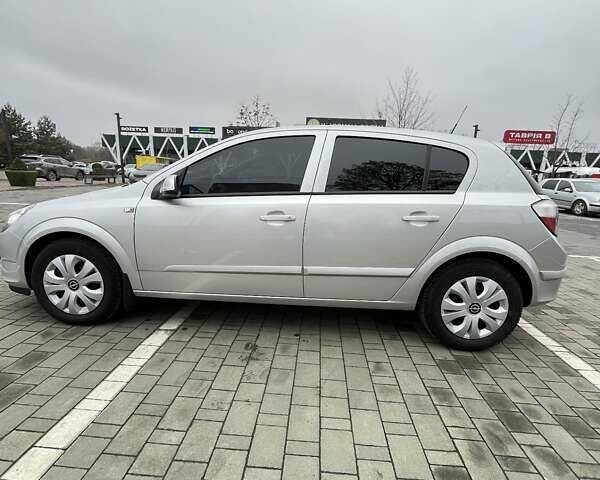 Сірий Опель Астра, об'ємом двигуна 1.36 л та пробігом 221 тис. км за 4600 $, фото 2 на Automoto.ua