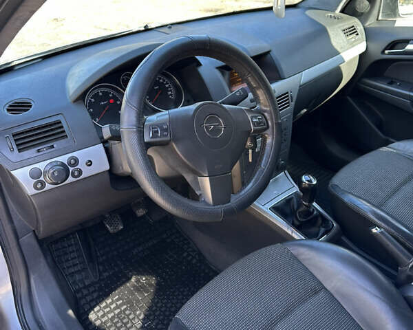 Опель Астра 2006 в Запорожье на Automoto.ua Серый Опель Астра, объемом двигателя 1.69 л и пробегом 271 тыс. км за 3750 $, фото 9 на Automoto.ua