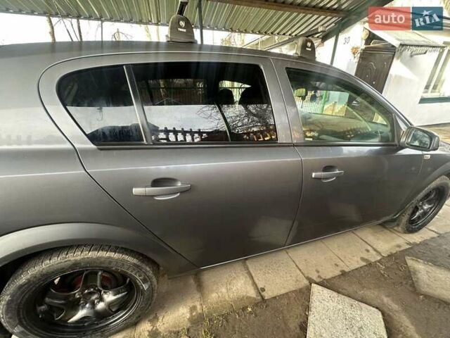 Серый Опель Астра, объемом двигателя 1.69 л и пробегом 150 тыс. км за 6500 $, фото 1 на Automoto.ua
