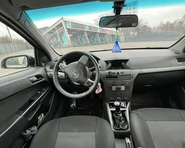 Сірий Опель Астра, об'ємом двигуна 1.4 л та пробігом 371 тис. км за 3088 $, фото 2 на Automoto.ua