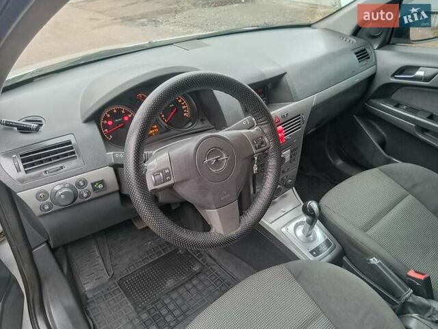 Сірий Опель Астра, об'ємом двигуна 1.4 л та пробігом 285 тис. км за 3800 $, фото 5 на Automoto.ua