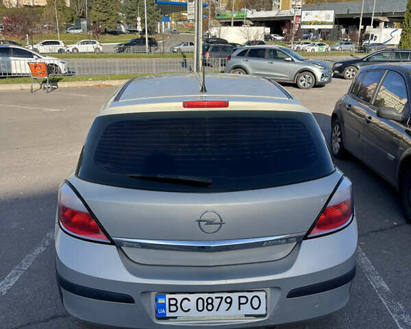 Серый Опель Астра, объемом двигателя 1.6 л и пробегом 236 тыс. км за 3900 $, фото 3 на Automoto.ua