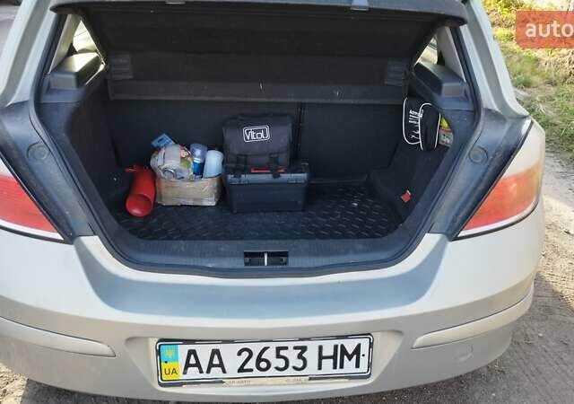 Опель Астра 2006 в Киеве на Automoto.ua Серый Опель Астра, объемом двигателя 1.6 л и пробегом 280 тыс. км за 4200 $, фото 44 на Automoto.ua