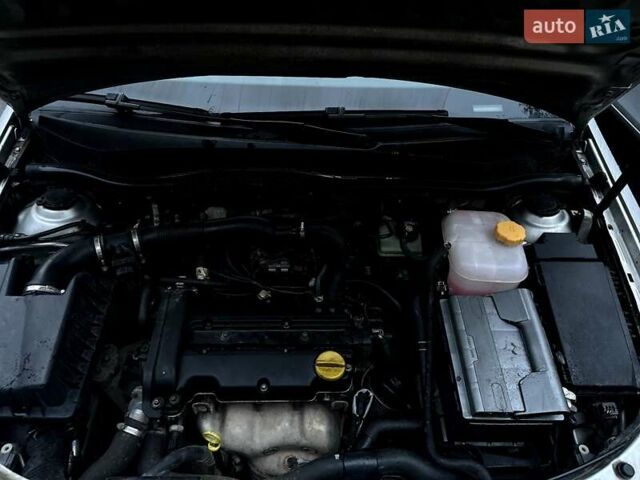 Сірий Опель Астра, об'ємом двигуна 1.4 л та пробігом 250 тис. км за 4300 $, фото 9 на Automoto.ua