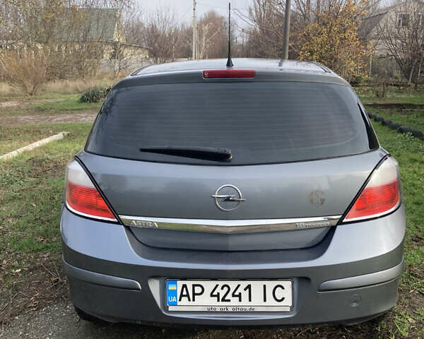 Серый Опель Астра, объемом двигателя 1.6 л и пробегом 221 тыс. км за 5000 $, фото 2 на Automoto.ua
