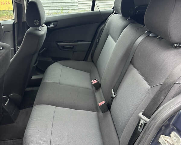 Серый Опель Астра, объемом двигателя 1.2 л и пробегом 274 тыс. км за 3399 $, фото 24 на Automoto.ua