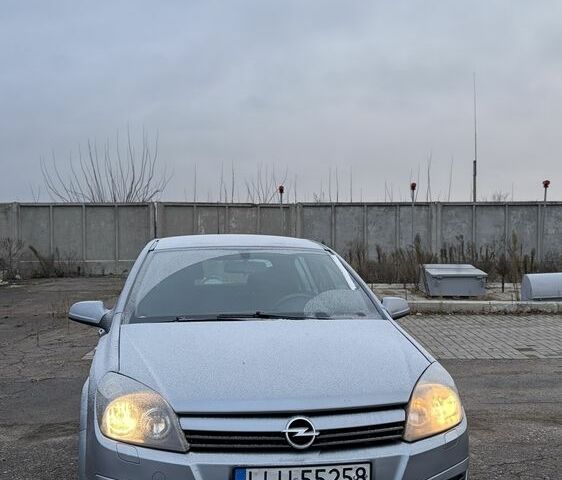Сірий Опель Астра, об'ємом двигуна 1.7 л та пробігом 300 тис. км за 2850 $, фото 1 на Automoto.ua