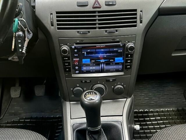 Сірий Опель Астра, об'ємом двигуна 1.4 л та пробігом 253 тис. км за 4200 $, фото 7 на Automoto.ua