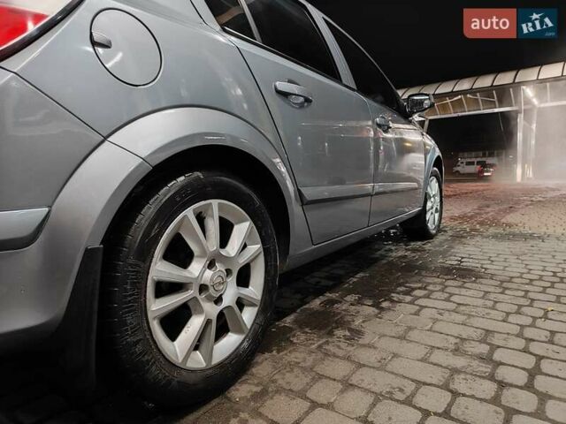 Серый Опель Астра, объемом двигателя 1.4 л и пробегом 257 тыс. км за 4499 $, фото 7 на Automoto.ua