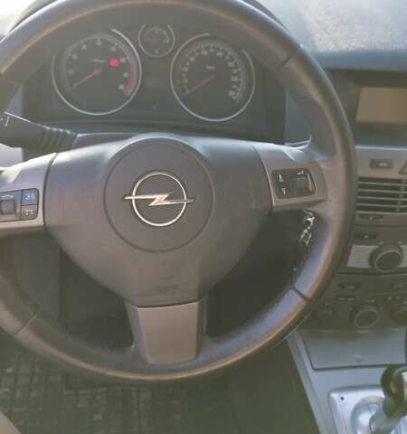 Опель Астра 2006 в Киеве на Automoto.ua Серый Опель Астра, объемом двигателя 1.6 л и пробегом 280 тыс. км за 4200 $, фото 35 на Automoto.ua