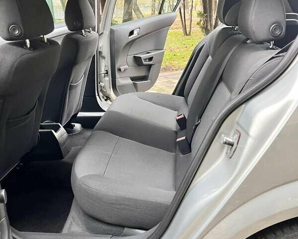 Серый Опель Астра, объемом двигателя 1.6 л и пробегом 160 тыс. км за 4999 $, фото 37 на Automoto.ua