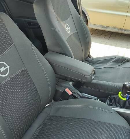 Серый Опель Астра, объемом двигателя 1.91 л и пробегом 254 тыс. км за 4900 $, фото 21 на Automoto.ua