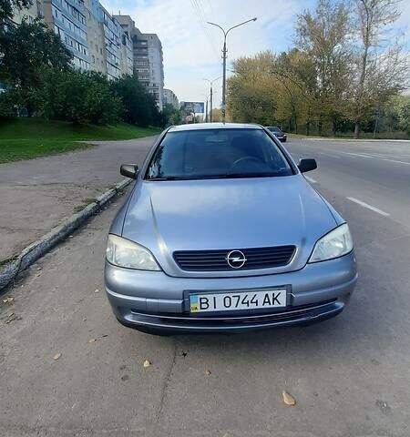 Серый Опель Астра, объемом двигателя 1.4 л и пробегом 280 тыс. км за 4000 $, фото 4 на Automoto.ua